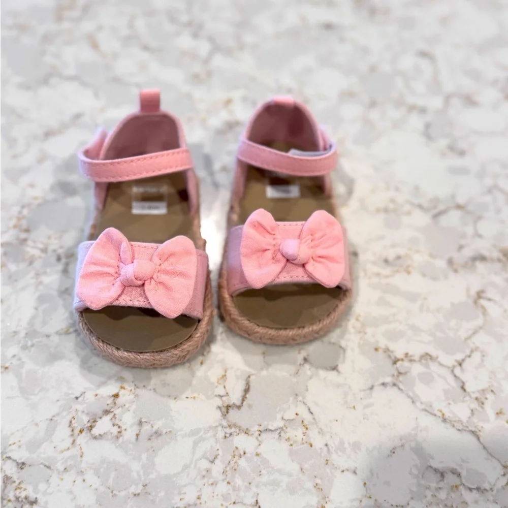 3-6M Carter’s Baby Girls Pink Bow Kids Sandals